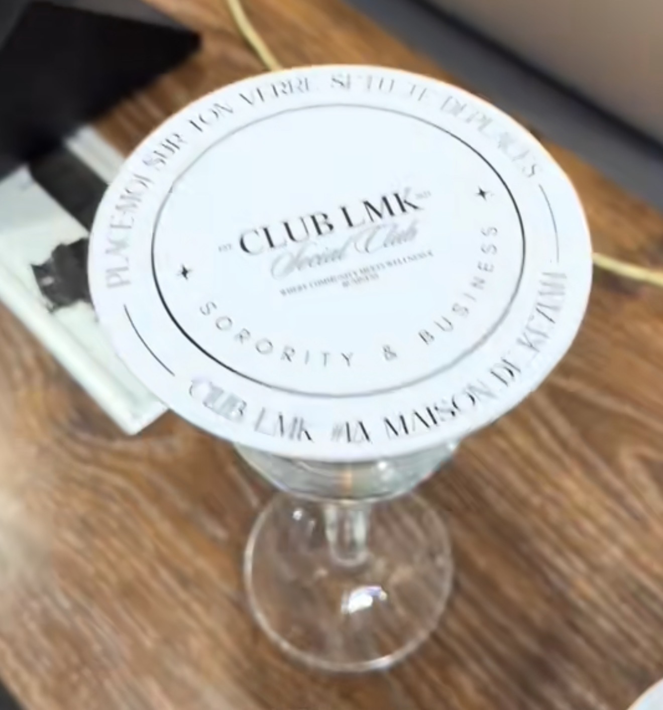 Sous verre